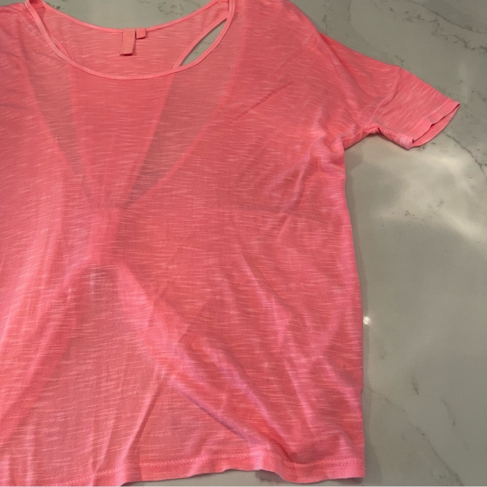 NWOT LF emma + sam neon pink cut out cropped tshirt - Picture 6 of 14